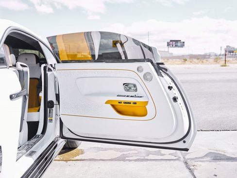 Used 2025 Rolls-Royce Spectre Black Badge image 27