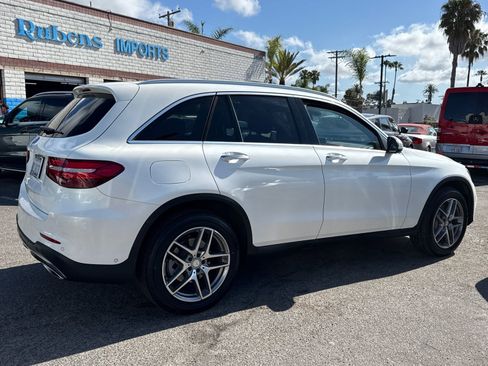 Used 2017 Mercedes-Benz GLC 300 w/ Premium 2 Package image 6