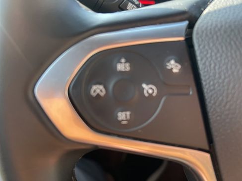 Used 2023 Chevrolet Traverse LT image 22