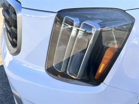 Used 2025 Kia Telluride S image 10