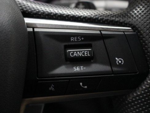 Used 2022 Mitsubishi Outlander ES image 12