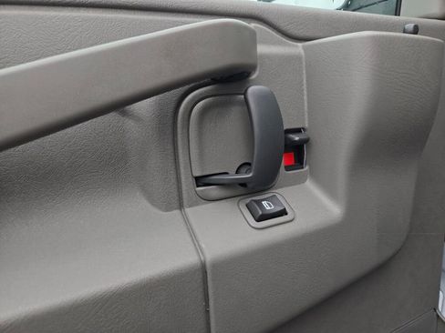 New 2025 Chevrolet Express 2500 Extended w/ Enhanced Convenience Package image 17