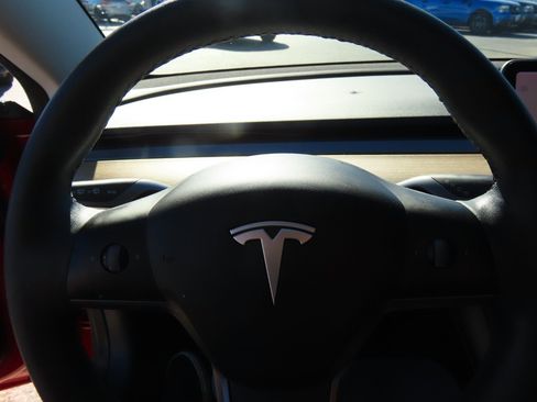 Used 2021 Tesla Model 3 Standard Range Plus image 30