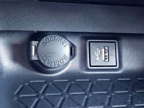 Used 2025 Toyota RAV4 LE AWD/4WD image 13