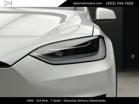 Used 2023 Tesla Model X image 11