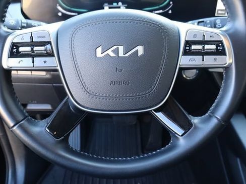 Used 2023 Kia Telluride LX FWD image 11