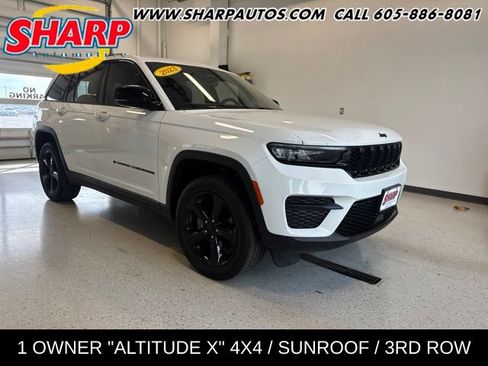 Used 2023 Jeep Grand Cherokee Altitude AWD/4WD image 1