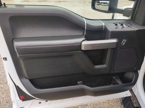 Used 2020 Ford F150 XLT w/ Equipment Group 302A Luxury AWD/4WD image 11