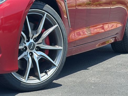 Used 2019 Genesis G70 2.0T Sport RWD image 3