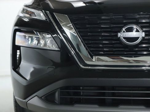 Certified 2023 Nissan Rogue SV image 7