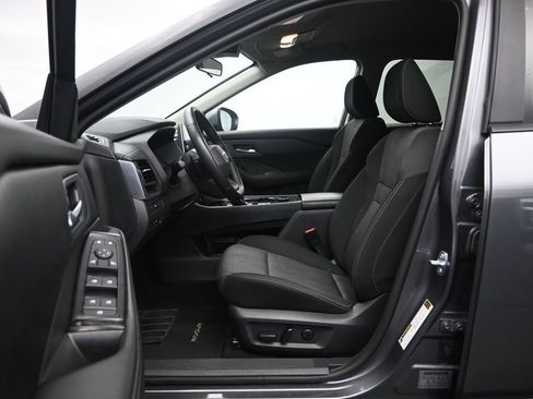 Used 2025 Nissan Rogue SV AWD/4WD image 22