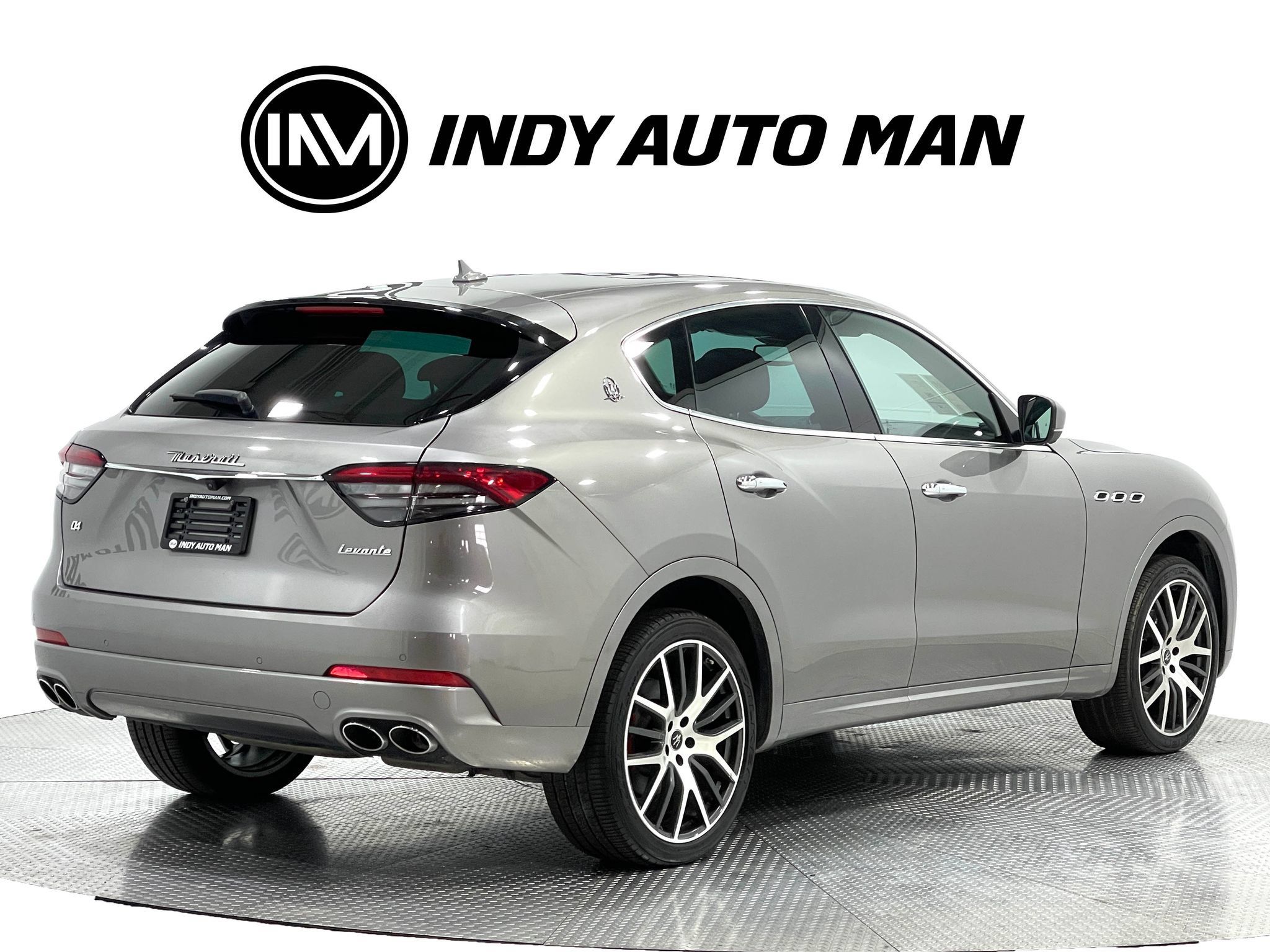 Used 2021 Maserati Levante AWD/4WD image 4