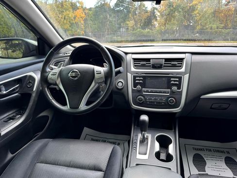 Used 2017 Nissan Altima 2.5 SR w/ Midnight Edition Package image 39