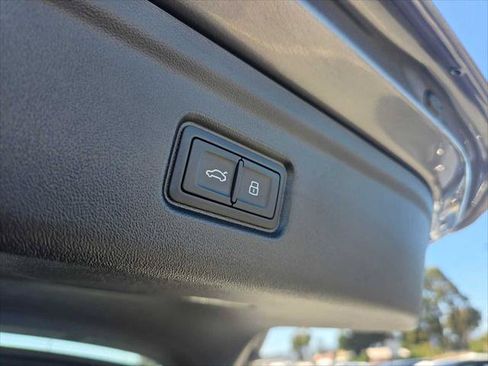 Used 2025 Audi A6 e-tron Prestige RWD image 15