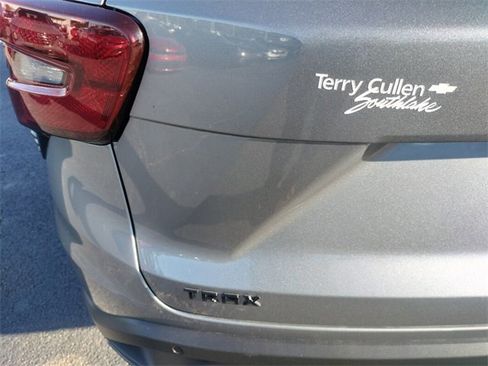 Used 2025 Chevrolet Trax RS w/ Driver Confidence Package image 10
