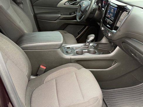 Used 2023 Chevrolet Traverse LT image 11