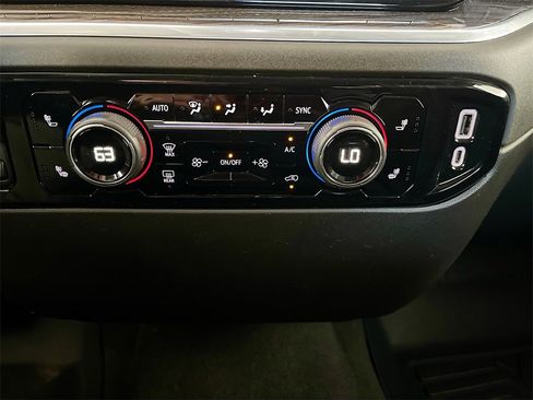 Used 2022 Chevrolet Silverado 1500 RST image 16