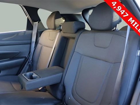 Used 2025 Hyundai Tucson SE image 14