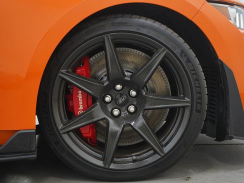 Used 2020 Ford Mustang Shelby GT500 w/ Carbon Fibre Track Pack image 15