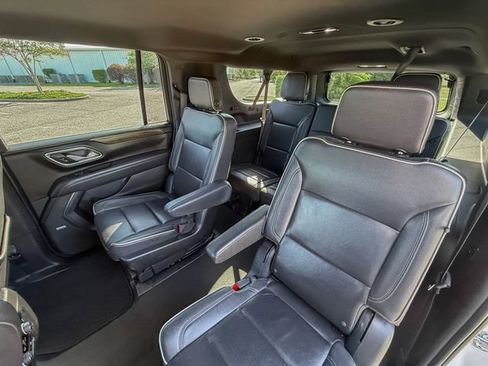 Used 2023 Chevrolet Suburban Premier RWD image 16