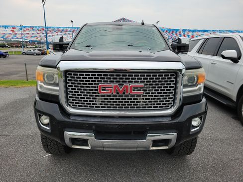 Used 2016 GMC Sierra 2500 Denali w/ Duramax Plus Package AWD/4WD image 2