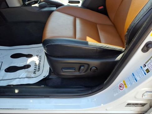 Used 2017 Toyota RAV4 Limited image 18