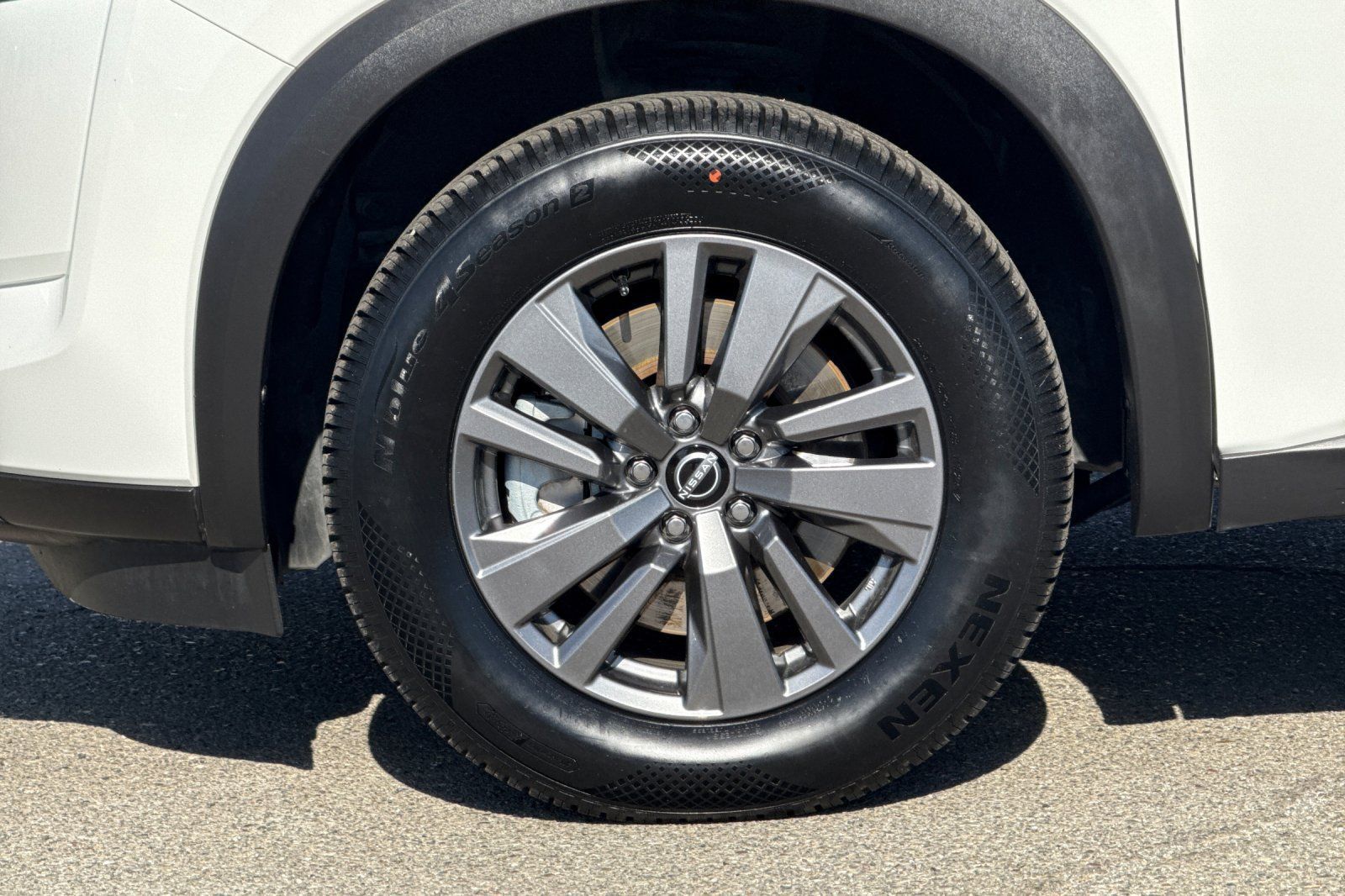 Certified 2025 Nissan Pathfinder SV FWD image 36