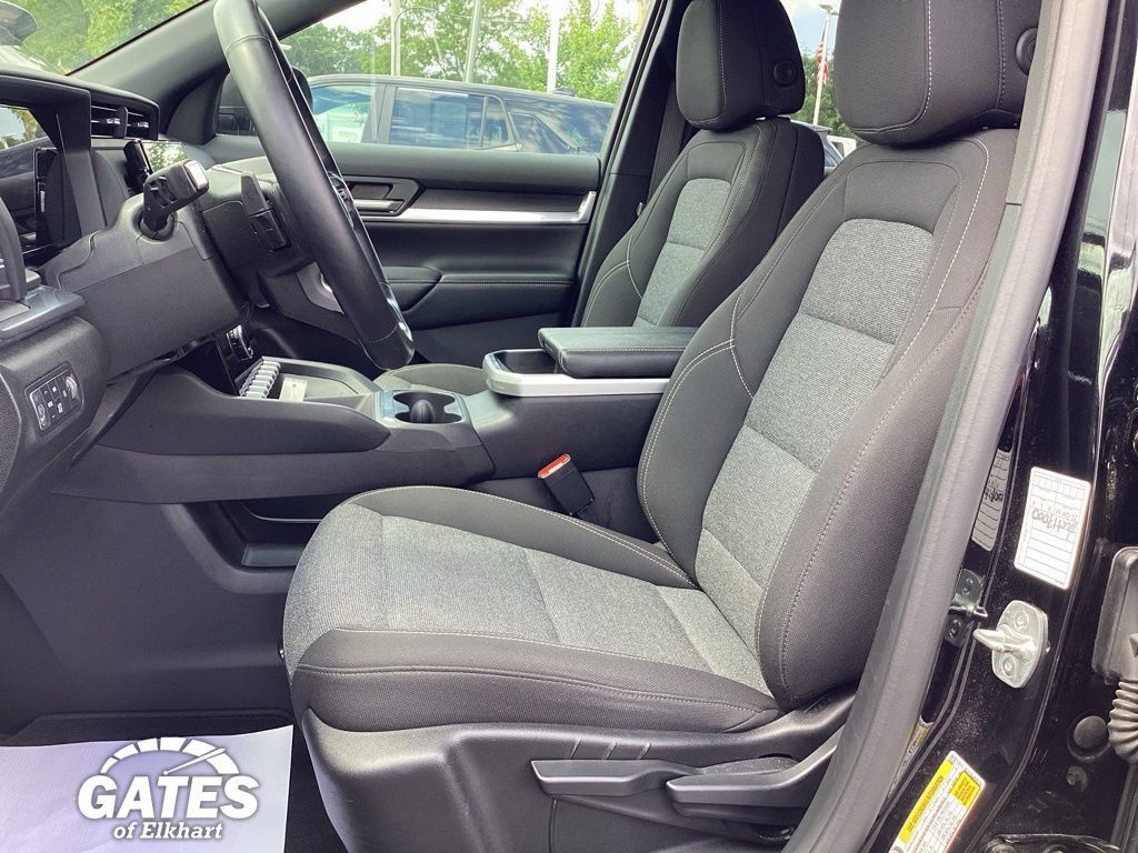 Used 2025 GMC Terrain Elevation AWD/4WD image 16