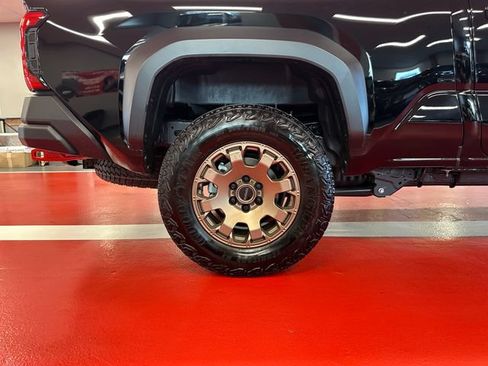 Certified 2025 Toyota Tacoma 4x4 Double Cab Hybrid w/ Tow Tech Package image 29