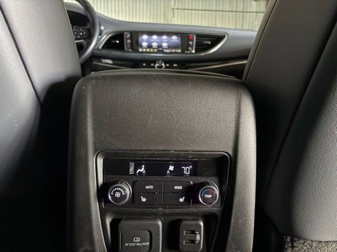 Used 2024 Buick Enclave Premium image 38