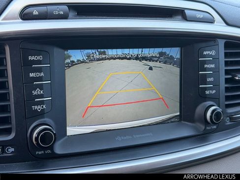 Used 2017 Kia Sorento EX image 26