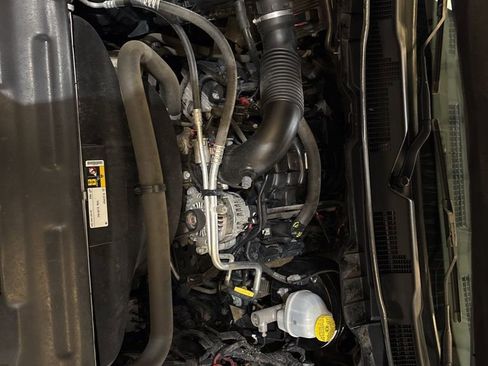 Used 2022 RAM 1500 Classic SLT w/ Electronics Group image 14