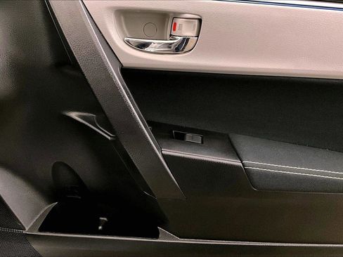 Used 2015 Toyota Corolla LE image 23