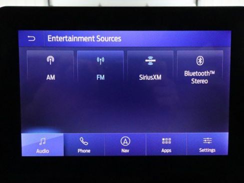 Used 2021 Ford Explorer XLT w/ Equipment Group 202A AWD/4WD image 18