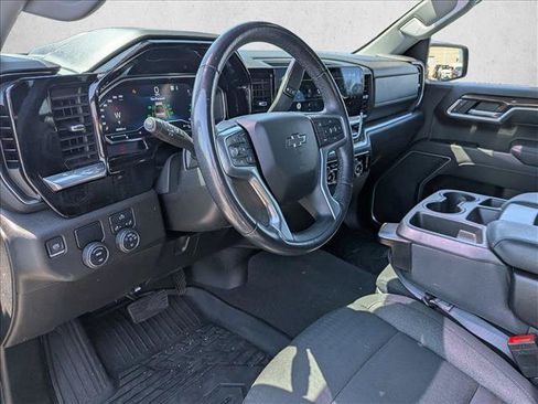 Used 2022 Chevrolet Silverado 1500 RST RWD image 9