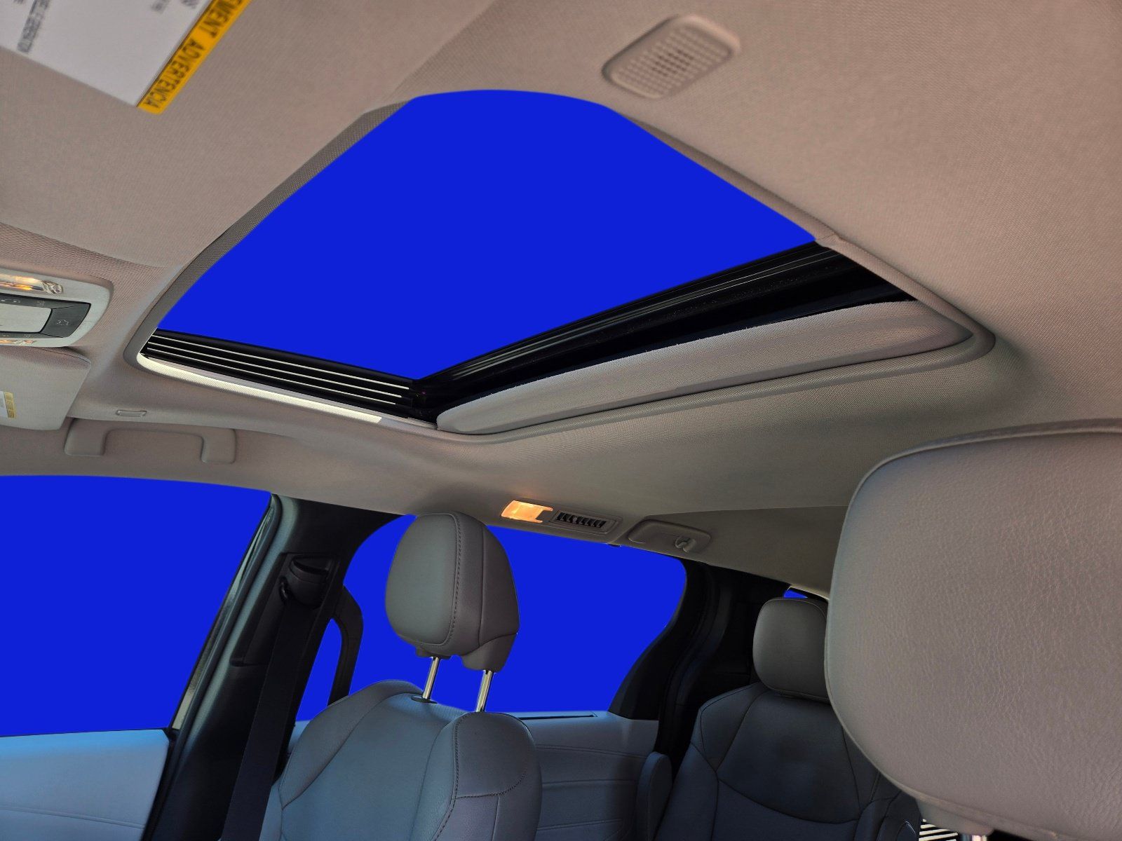 Used 2026 Toyota Sienna XLE FWD image 17