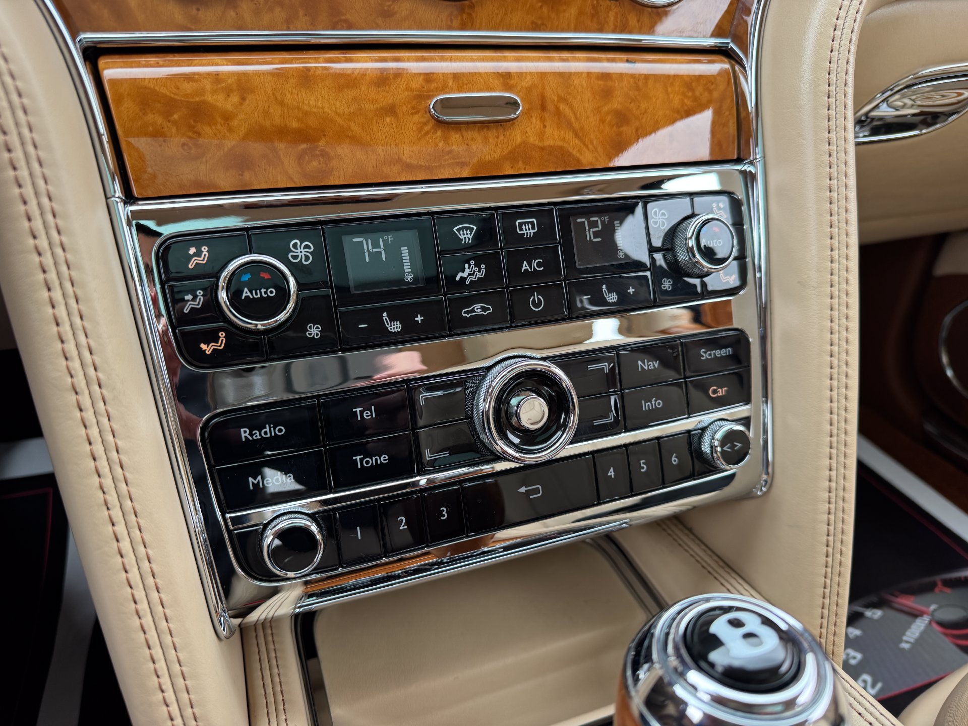 Used 2013 Bentley Mulsanne RWD image 49