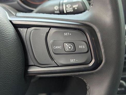 Used 2023 Jeep Gladiator Sport AWD/4WD image 12