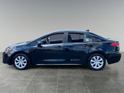 Used 2025 Toyota Corolla LE FWD image 2