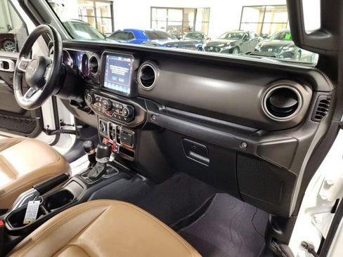 Used 2022 Jeep Gladiator Rubicon w/ LED Lighting Group image 35