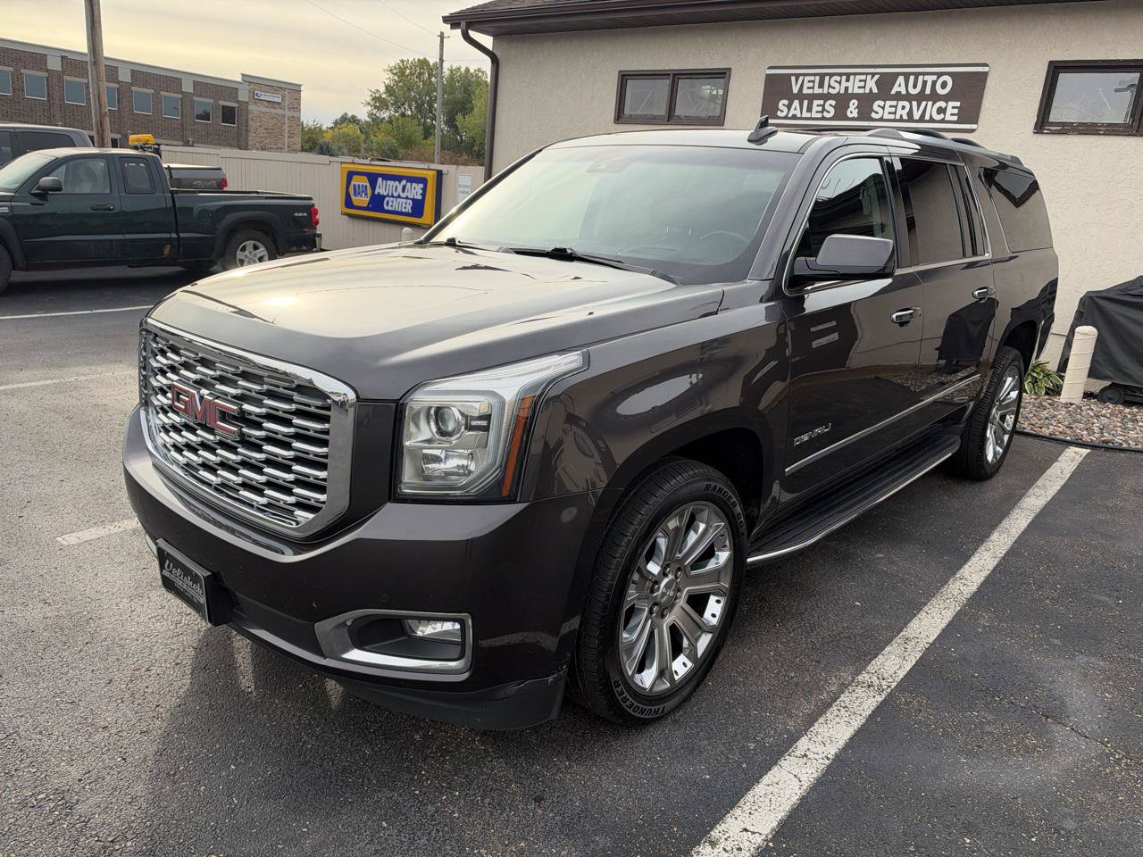 Used 2018 GMC Yukon XL Denali w/ Open Road Package AWD/4WD image 7