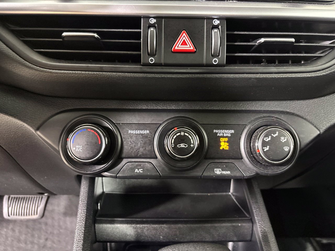 Used 2024 Kia Forte LXS FWD image 19