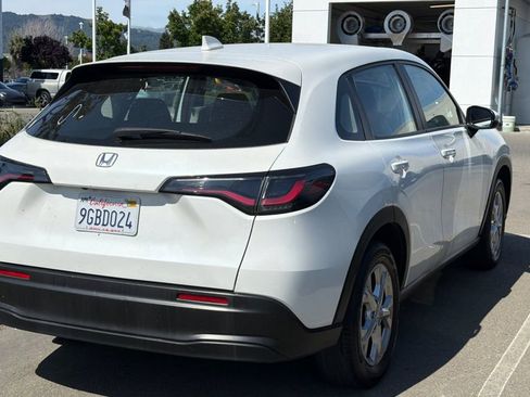 Used 2023 Honda HR-V LX image 5