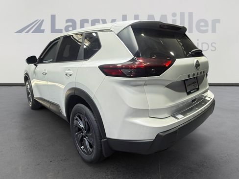 New 2026 Nissan Rogue SV FWD image 3