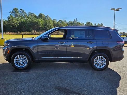 New 2025 Jeep Grand Cherokee L Laredo image 5