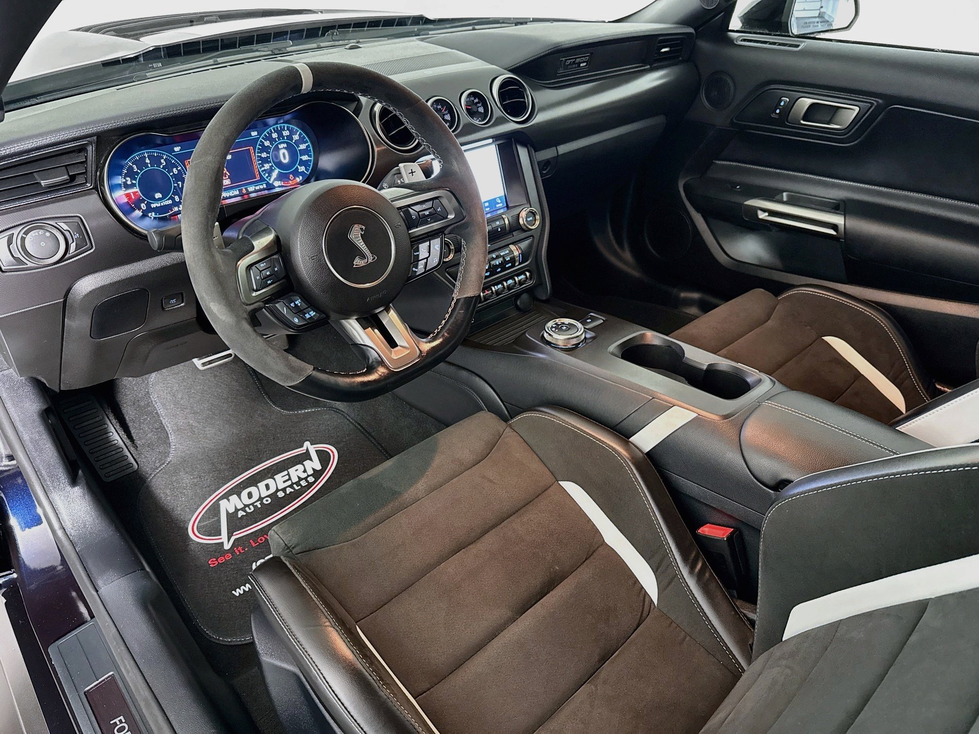 Used 2021 Ford Mustang Shelby GT500 w/ Technology Package RWD image 8