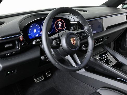 New 2025 Porsche Macan 4S Electric image 4