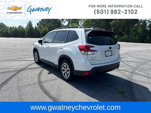 Used 2024 Subaru Forester Premium AWD/4WD image 7