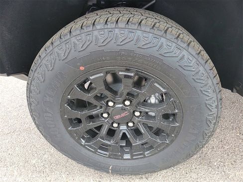 New 2026 GMC Canyon Elevation w/ Convenience Package image 14
