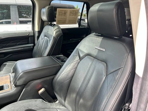 Used 2019 Ford Expedition Platinum RWD image 21